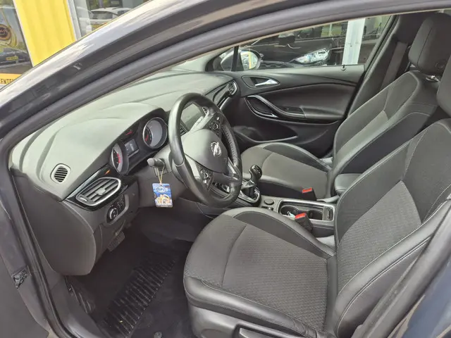 Opel Astra 1.4 Innovation 2016 Benzine 10