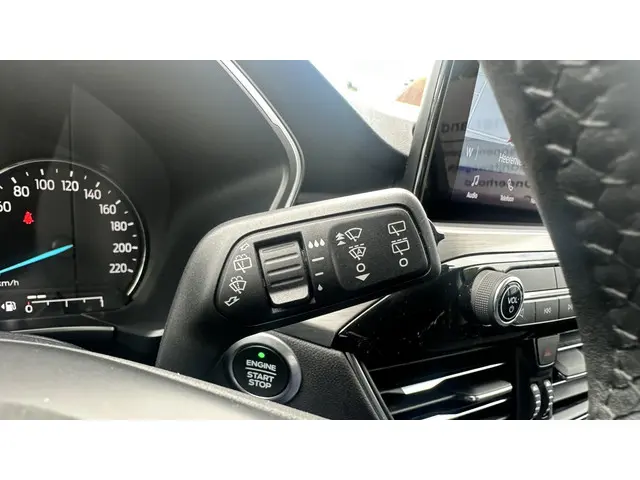 Ford Kuga 2.5 PHEV Titanium 2021 Hybride Benzine 18