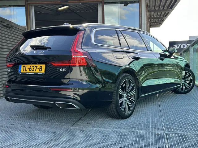 Volvo V60 3