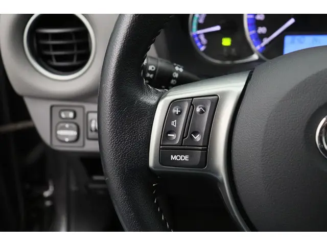 Toyota Yaris 1.5 Hybrid Aspiration 2015 Hybride Benzine 14