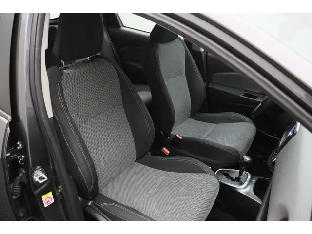 Toyota Yaris 1.5 Hybrid Aspiration 2015 Hybride Benzine 33