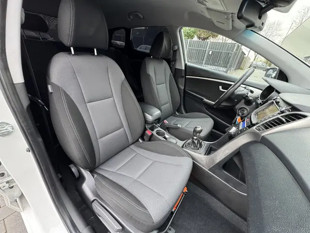 Hyundai i30 Wagon 1.6 GDI i-Vision 2013 Benzine 7