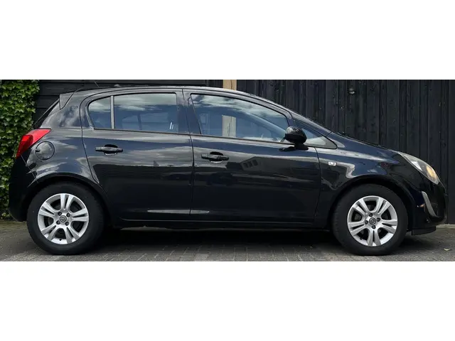 Opel Corsa 1.4-16V Design Edition 2014 Benzine 5