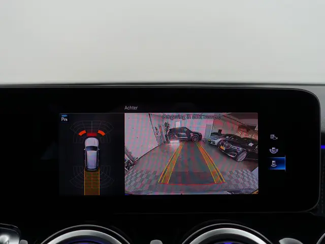 Mercedes-Benz GLB 200 Premium AMG Aut- 2020 Benzine 11