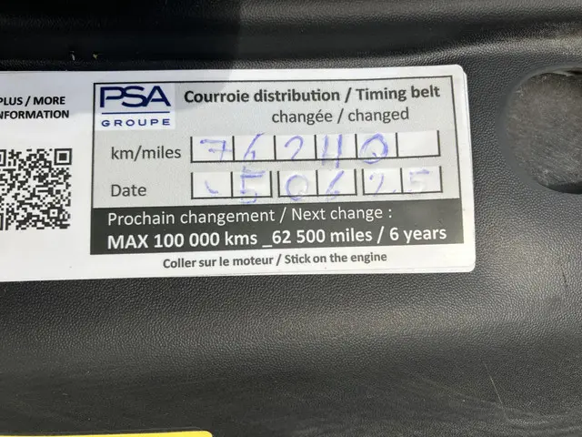 Peugeot 208 1.2 PT ALLURE 2019 Benzine 23