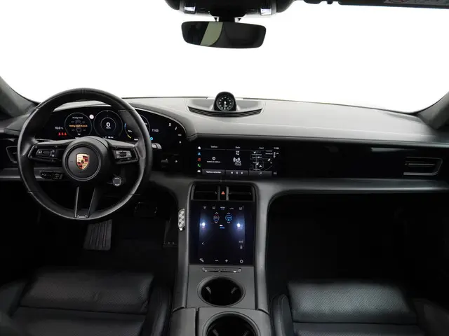 Porsche Taycan Turbo 93 kWh 2020 Elektrisch 23