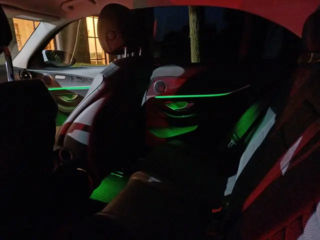 Mercedes-Benz E-Klasse 200 Premium 2017 Benzine 50