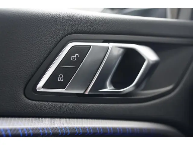 BMW 1 Serie 118i 2020 Benzine 40