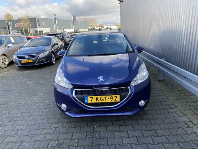 Peugeot 208 1.2 VTi Active 2013 Benzine 7