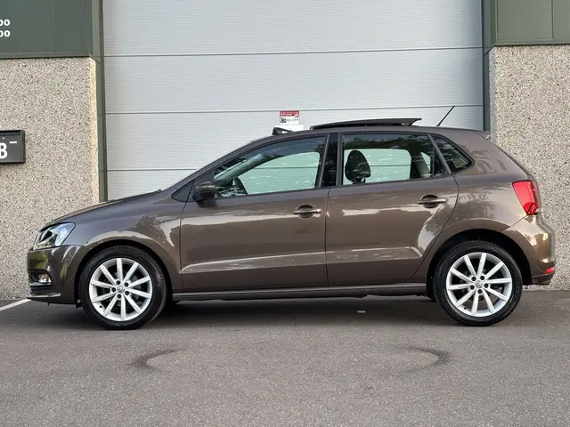 Volkswagen Polo 1.2 TSI Highline 2015 Benzine 7