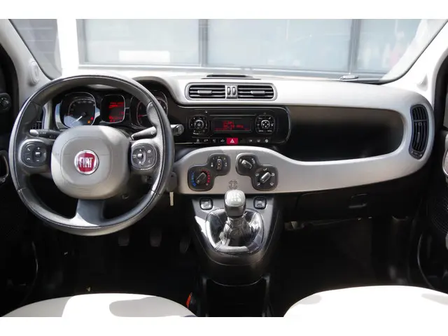 Fiat Panda 0.9 TwinAir Lounge 2013 Benzine 18