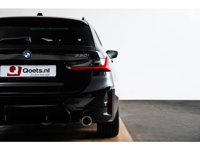 BMW 3 Serie Touring 330i 2023 Benzine 37