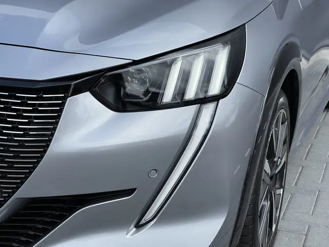 Peugeot 208 1.2 PureTech GT-Line 2020 Benzine 14