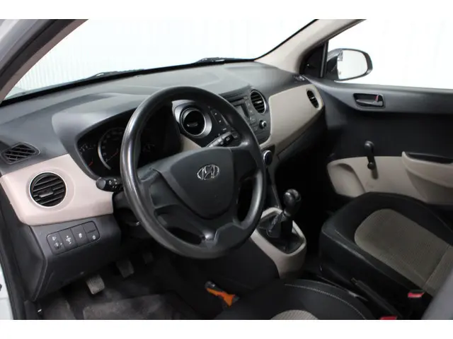 Hyundai i10 1.0i i-Drive 2015 Benzine 15