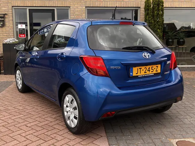 Toyota Yaris 1.5 Hybrid Now 2016 Hybride Benzine 7