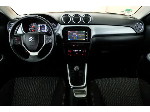 Suzuki Vitara 1.6 Exclusive 2016 Benzine 29