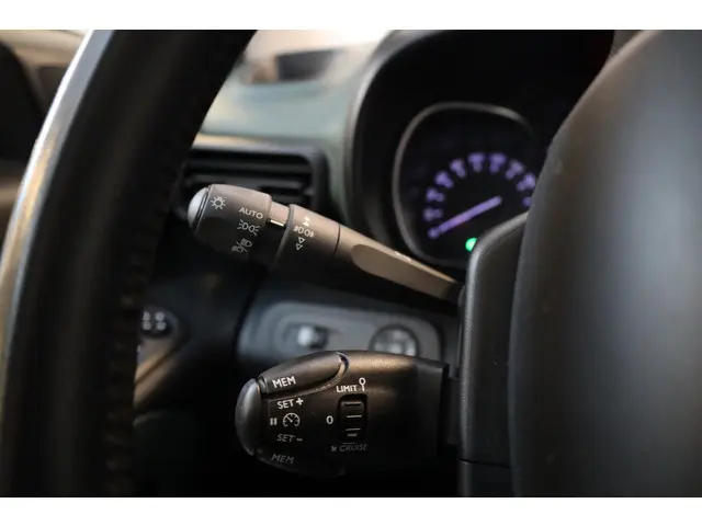 Citroën Berlingo PT 110 Shine XTR 2019 Benzine 36