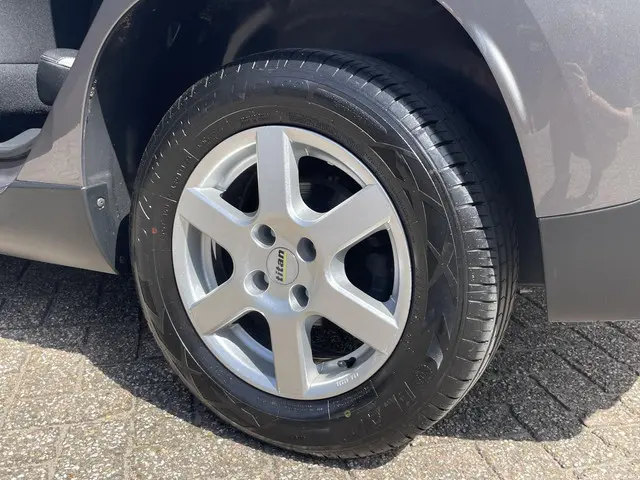 Peugeot 2008 1.2 PureTech Access 2014 Benzine 21