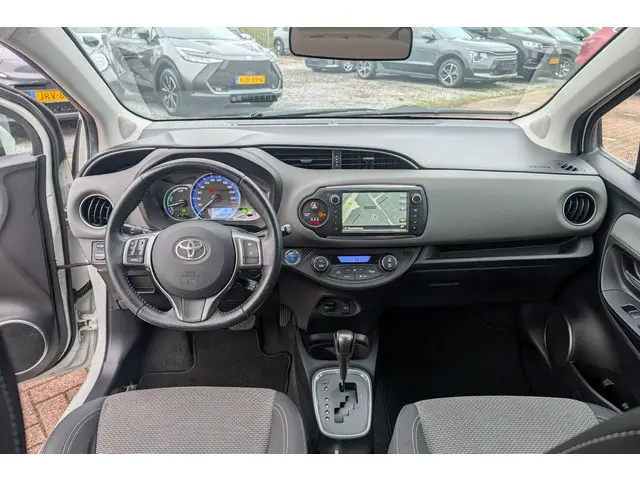 Toyota Yaris 1.5 Hybrid Lease 2015 Hybride Benzine 15