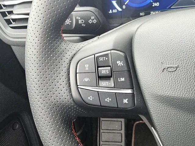 Ford Kuga 2.5 PHEV ST-Line X 2024 Hybride Benzine 13