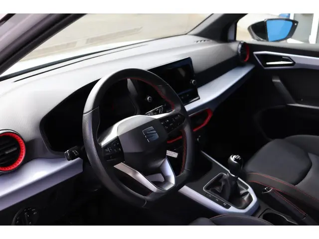 SEAT Arona 1.0 EcoTSI Style Business Connect 2024 Benzine 6