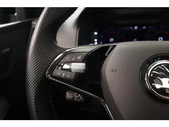 Škoda Karoq 1.5 TSI ACT Sportline Business 2021 Benzine 21