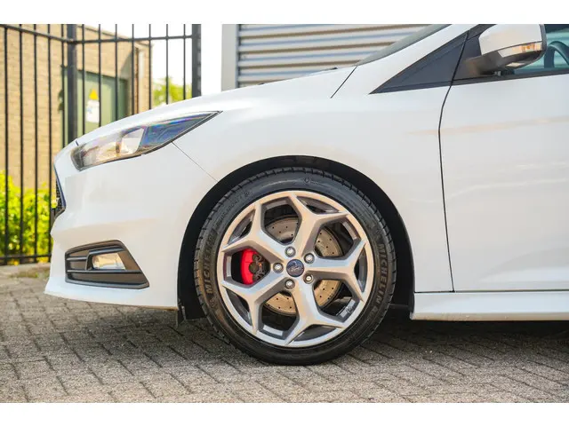 Ford Focus 2.0 ST-3 2016 Benzine 12