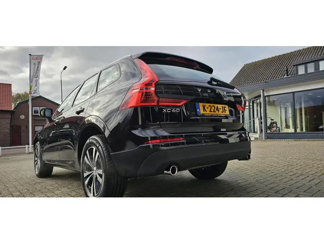 Volvo XC60 2.0 B4 Momentum 2021 Benzine 12