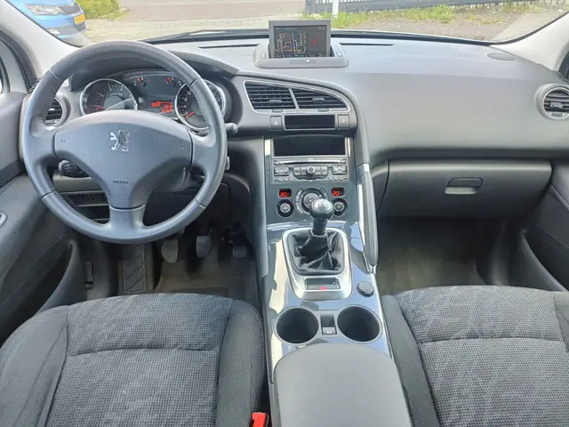 Peugeot 3008 1.6 VTi PANO/NAVI/NAP/TREKHAAK 2012 Benzine 16