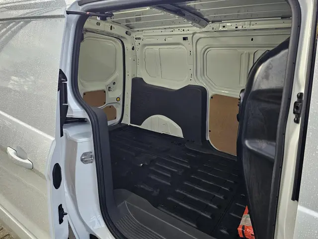 Ford Transit Connect 1.5 EcoBlue L2 Limited 2023 Diesel 10