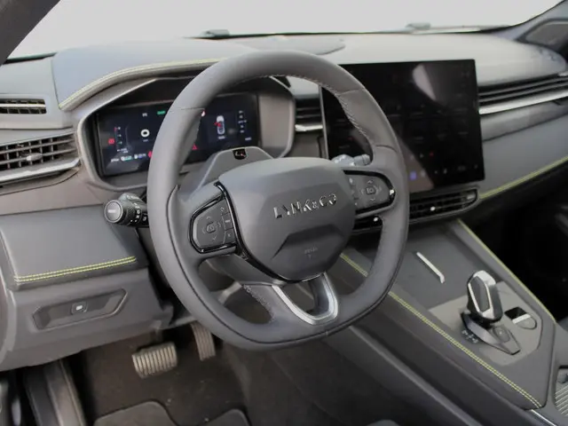 Lynk & Co 01 1.5 More 2025 Hybride Benzine 11