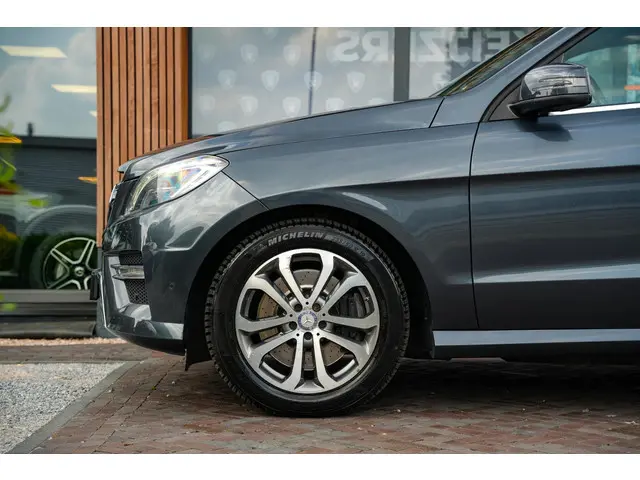 Mercedes-Benz M-Klasse 500 2013 Benzine 12