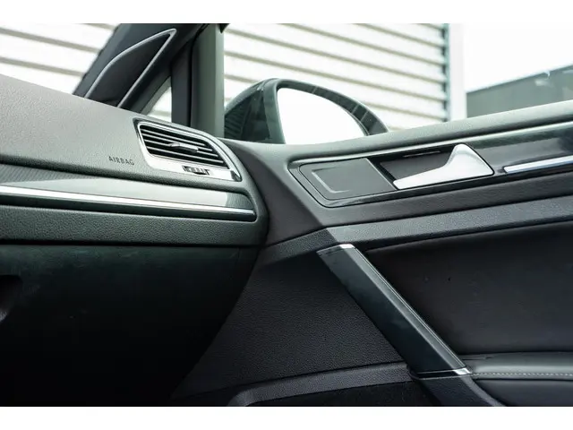 Volkswagen Golf 2.0 TSI 4Motion R 2017 Benzine 14