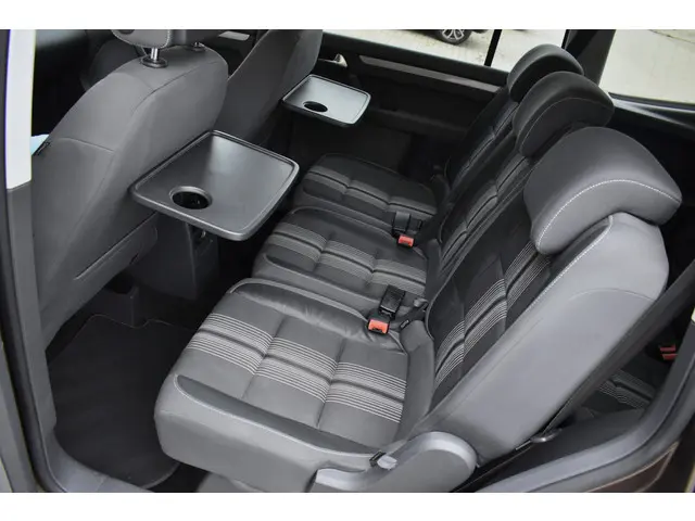 Volkswagen Touran 1.4 TSI Highline 7p. 2012 Benzine 7