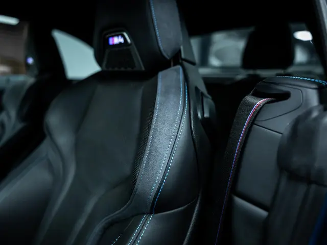 BMW M4 4-serie Cabrio xDrive Competition 2023 Benzine 17