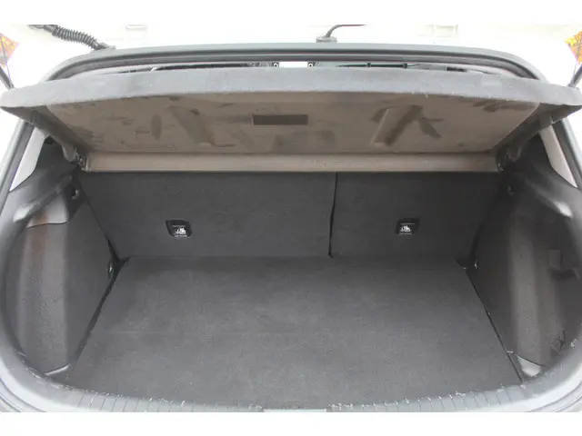 Hyundai i20 Coupé 1.0 T-GDI Comfort 2016 Benzine 10