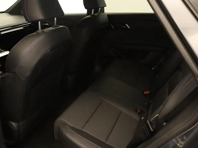 MG MG4 Electric Luxury 64 kWh 2023 Elektrisch 16