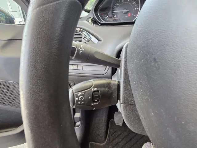 Peugeot 208 1.2 VTi NAVI/NAP/CRUISCONTROL 2017 Benzine 22