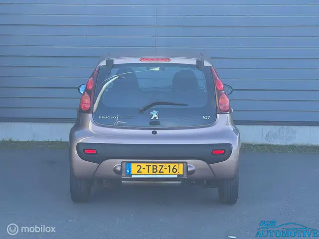 Peugeot 107 1.0 Active 2014 Benzine 2