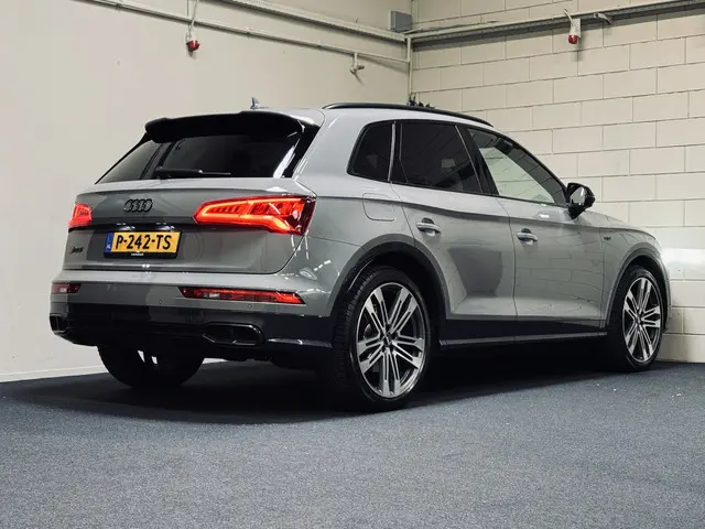 Audi SQ5 3.0 TFSI 400PK quattro 2018 Benzine 2