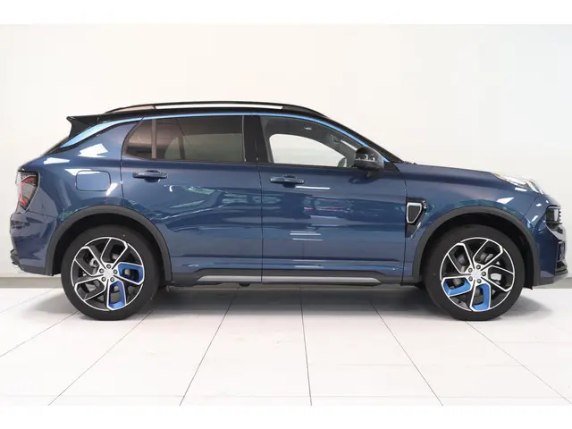 Lynk & Co 01 1.5 2025 Hybride Benzine 18