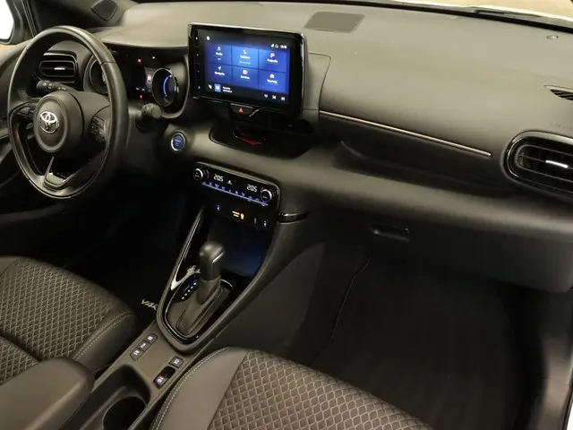 Toyota Yaris 1.5 Hybrid Bi-Tone 2022 Hybride Benzine 5