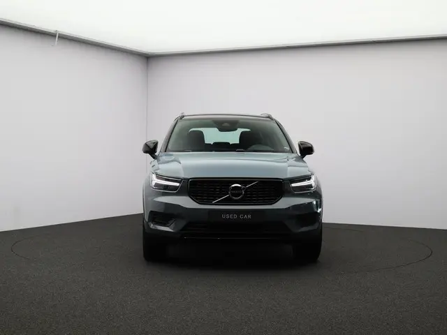 Volvo XC40 2.0 T4 R-Design 2019 Benzine 35