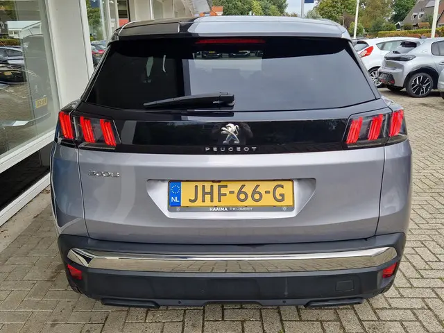 Peugeot 3008 1.2 Hybrid 136 Allure 2024 Hybride Benzine 4
