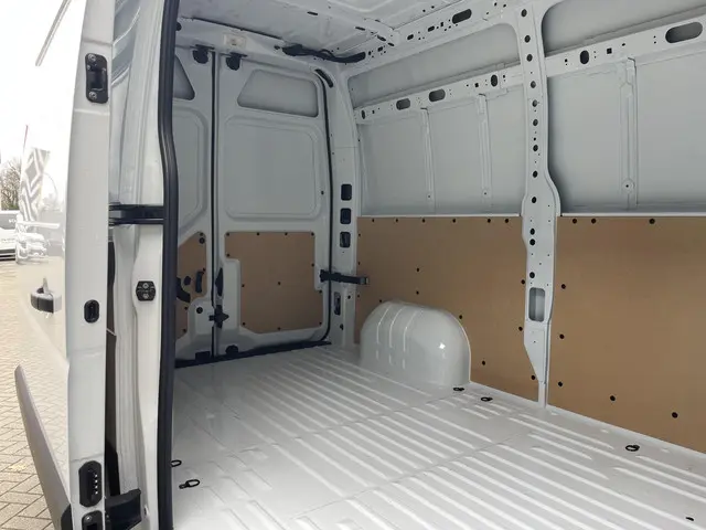 Nissan Interstar 2.3 dCi L2H2 N-Connecta 2024 Diesel 24