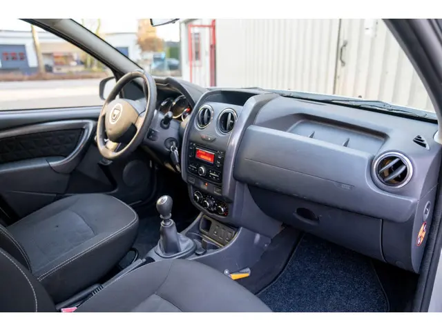 Dacia Duster 1.2 TCe 4x2 Lauréate 2015 Benzine 21