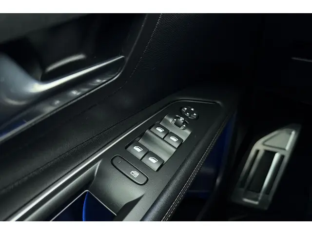 Peugeot 3008 1.2T 130pk GT 2024 Benzine 17
