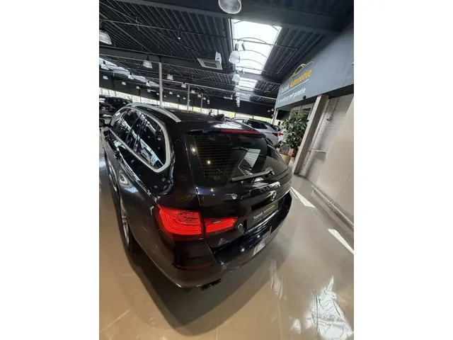 BMW 5 Serie Touring 528i High Executive 2016 Benzine 4