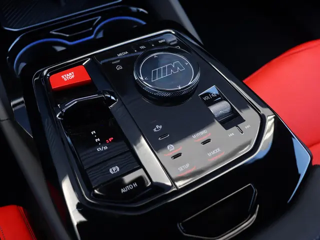 BMW M5 Sedan 2025 Hybride Benzine 18