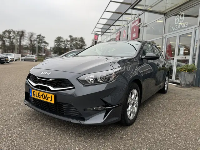 Kia Ceed 1.0 T-GDi DynamicLine 2022 Benzine 4